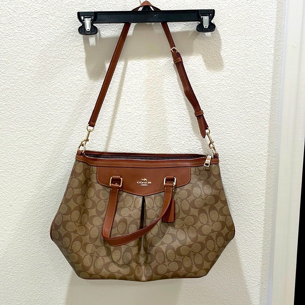 Coach Hand Bag - Great Condition. Like new. Only use a couple of times.